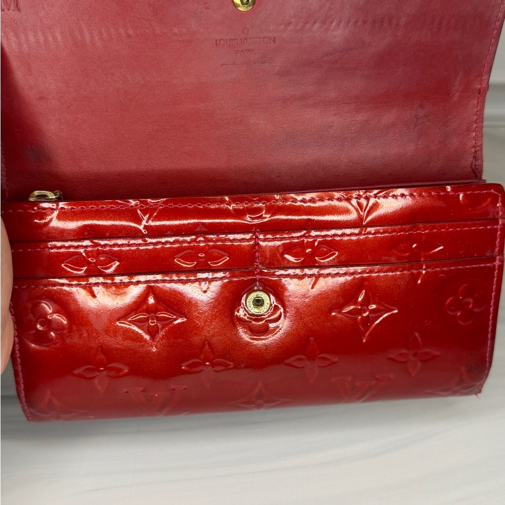 Authentic Louis Vuitton Red Vernis Sarah Wallet | Monogram | Project - Picture 8 of 13